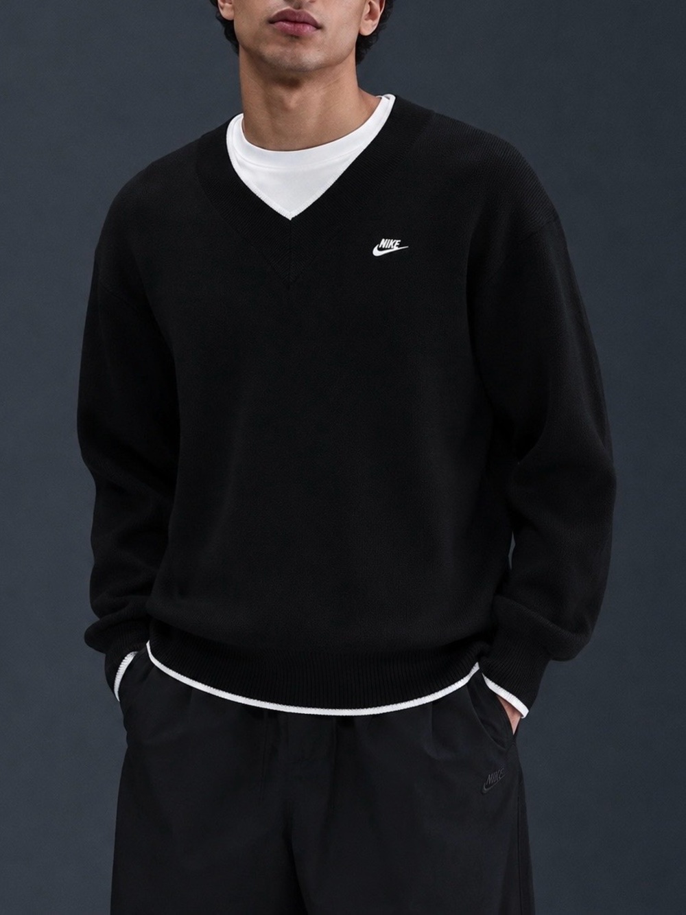 NWT Nike Sportswear Club Men's V-Neck Sweater Black Medium
